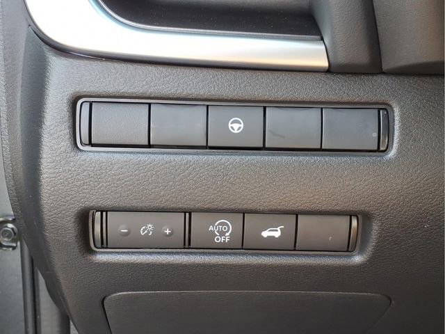 Used 2026 Nissan Rogue SV image 15