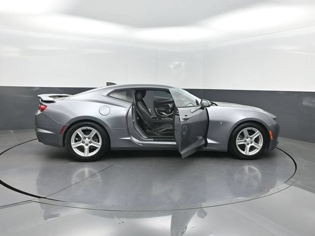 Used 2019 Chevrolet Camaro LT w/ Technology Package RWD image 24