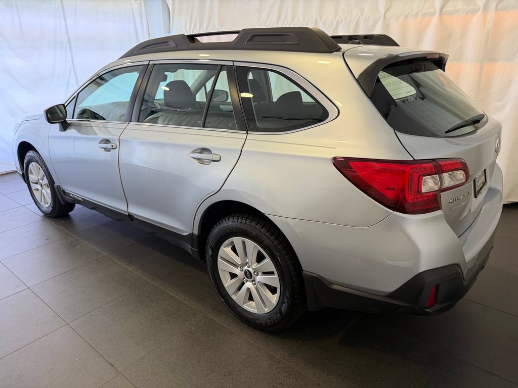 Used 2019 Subaru Outback 2.5i AWD/4WD image 3