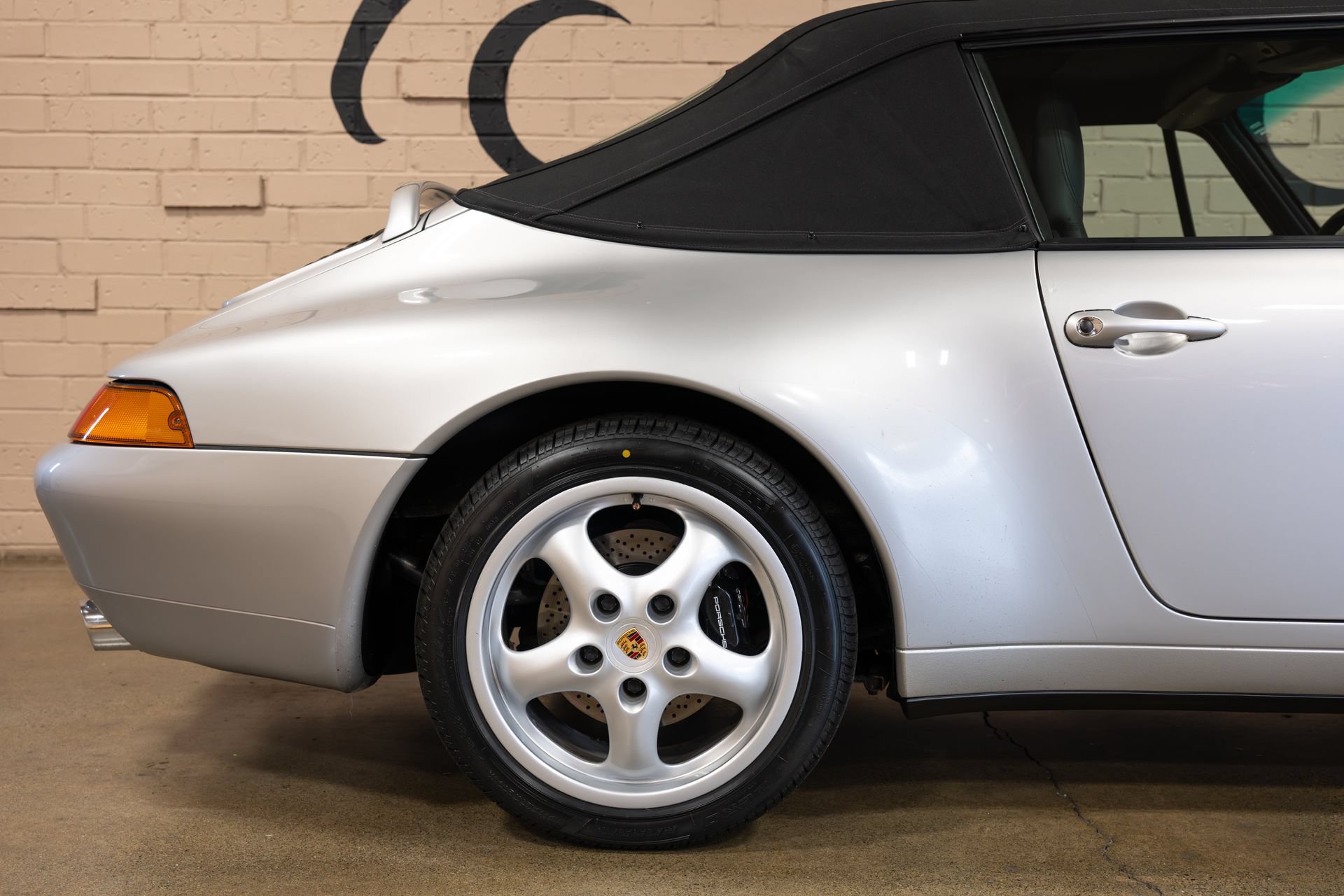 Used 1998 Porsche 911 Carrera RWD image 33