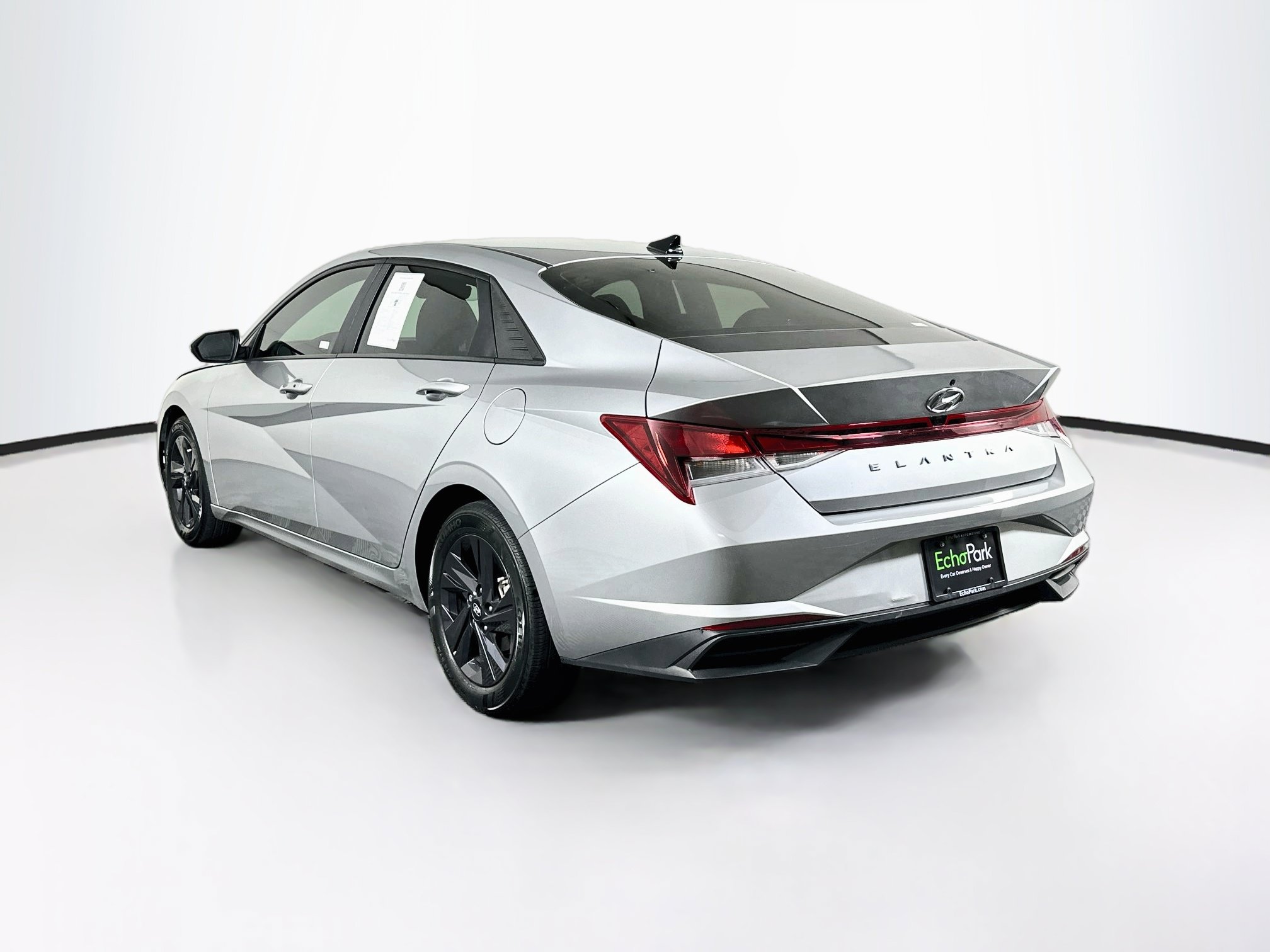 Used 2022 Hyundai Elantra SEL FWD image 5