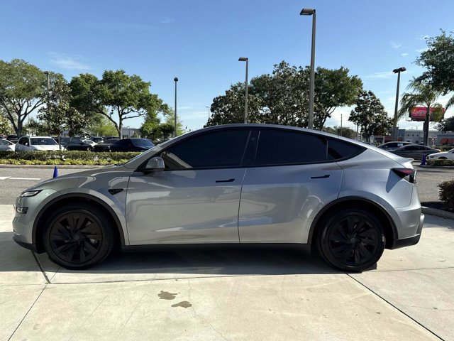 Used 2026 Tesla Model Y AWD image 6
