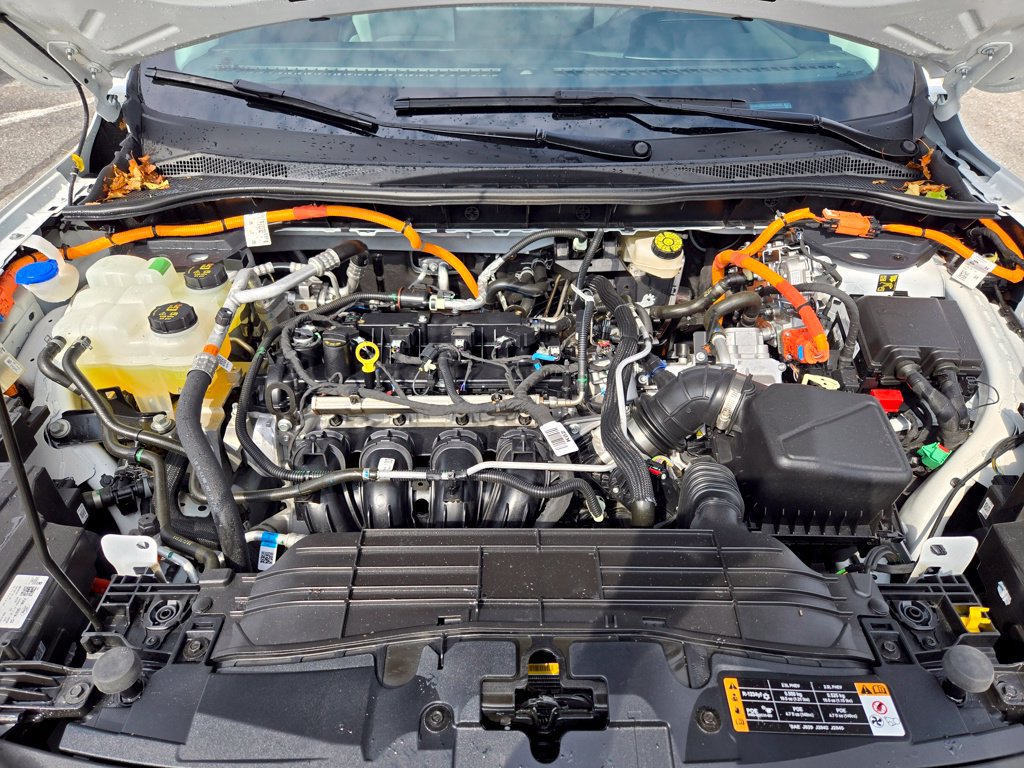 Used 2025 Ford Escape SE w/ PHEV Premium Package FWD image 32