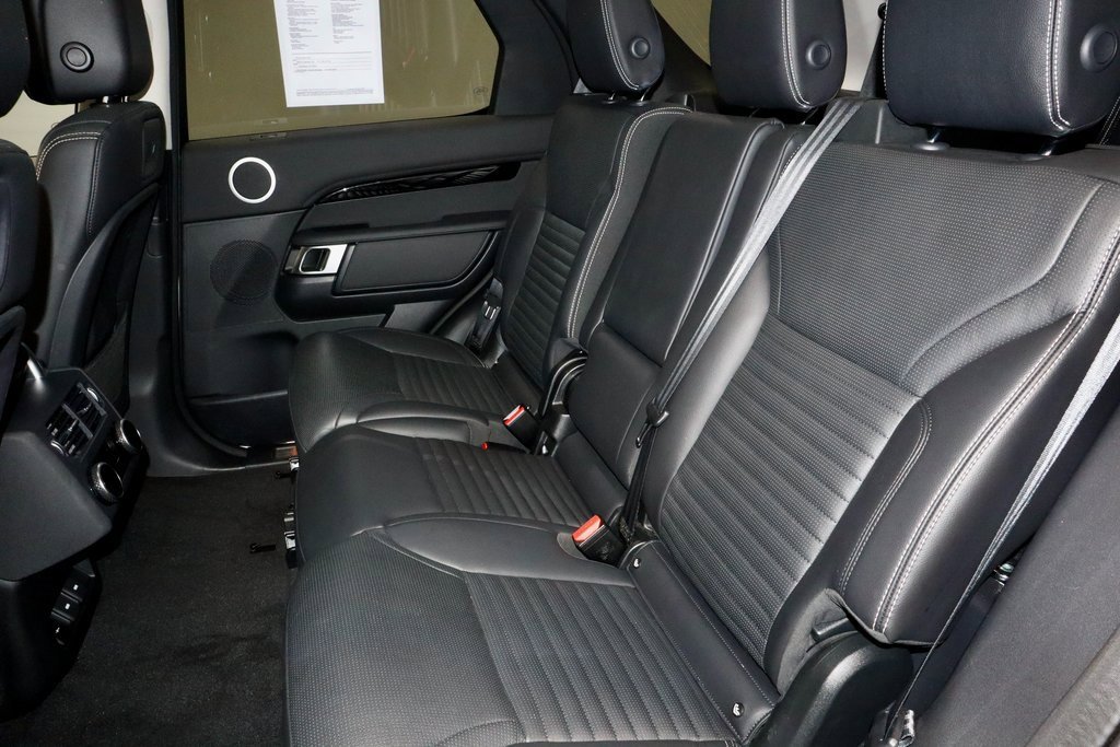 Used 2024 Land Rover Discovery S image 22