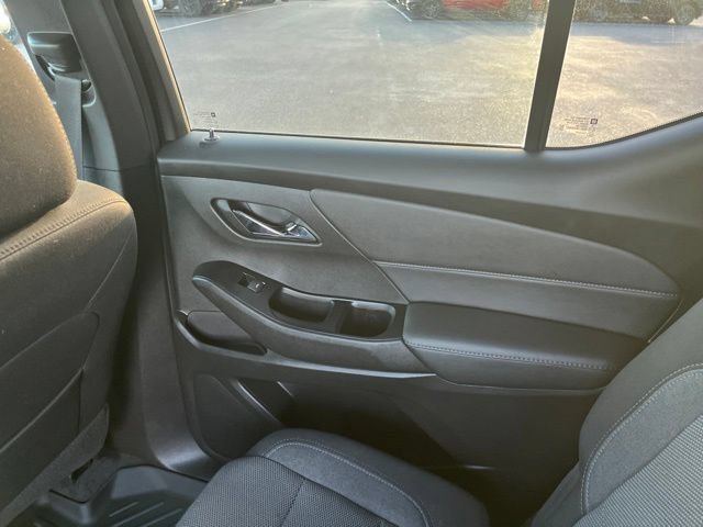 Used 2023 Chevrolet Traverse LT FWD image 15