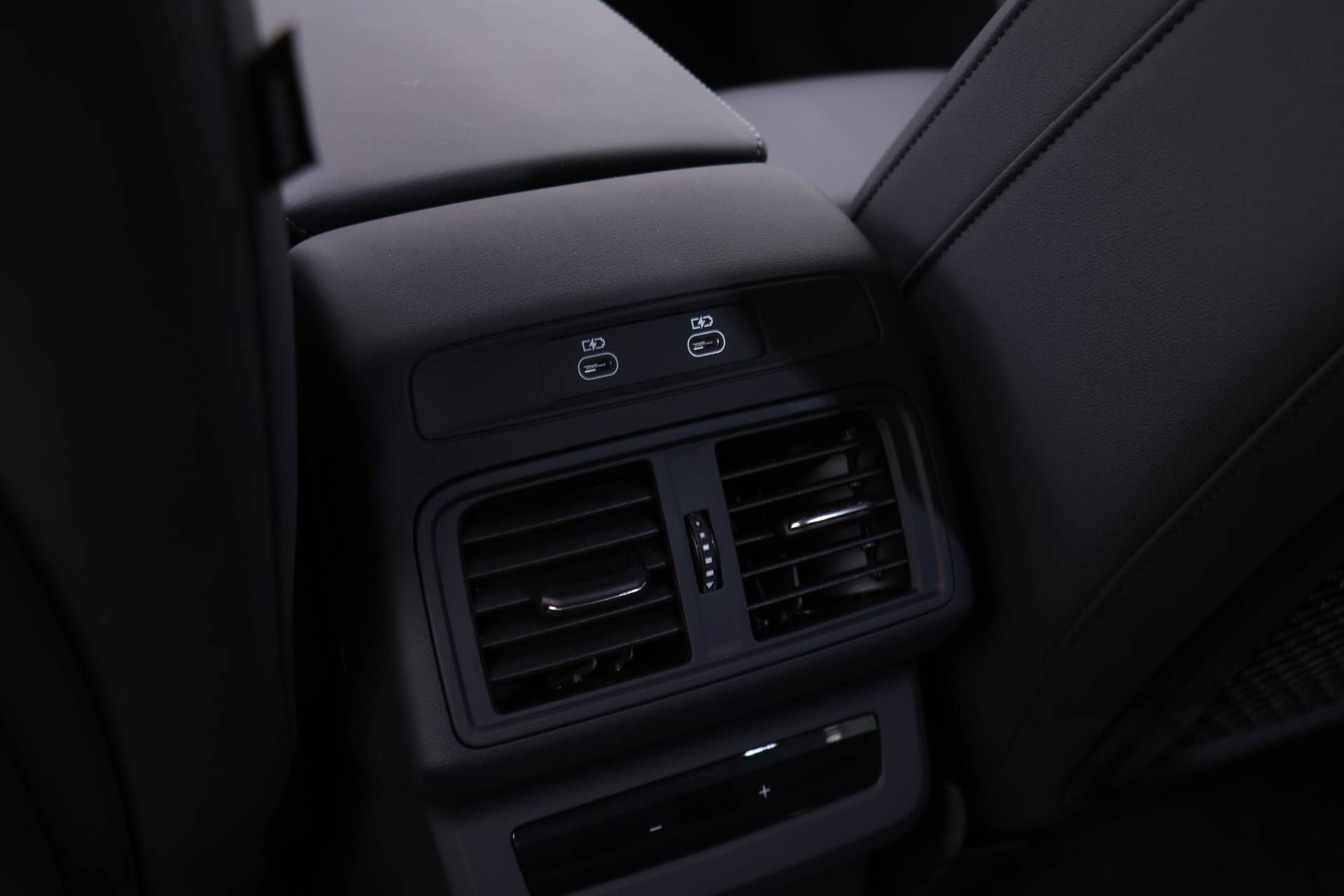 Used 2025 Audi Q5 Premium w/ Convenience Package AWD/4WD image 15
