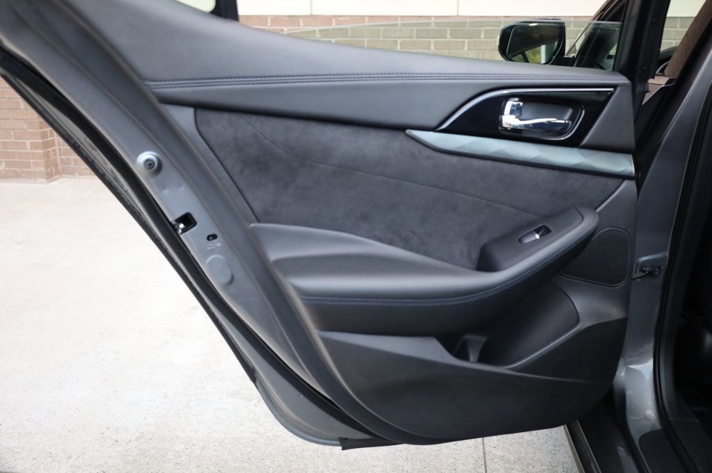 Used 2016 Nissan Maxima SR image 17