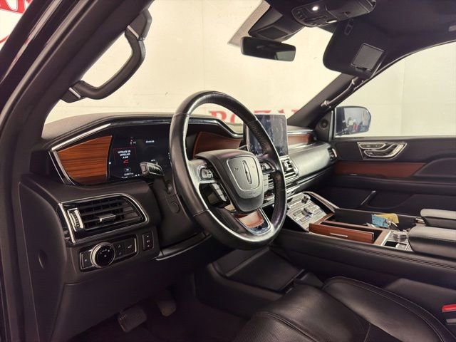 Used 2018 Lincoln Navigator Reserve w/ Technology Package AWD/4WD image 12
