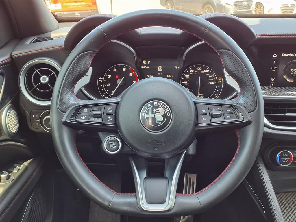 Used 2023 Alfa Romeo Stelvio Estrema AWD/4WD image 32