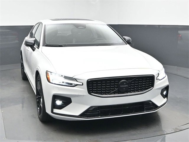 Used 2023 Volvo S60 B5 Plus w/ Climate Package image 2