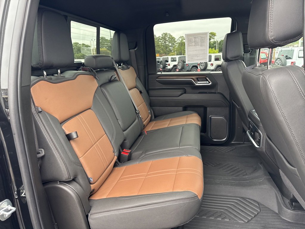 Used 2024 Chevrolet Silverado 2500 High Country w/ High Country Premium Package image 18