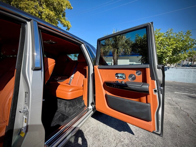 Used 2018 Rolls-Royce Phantom Sedan image 25