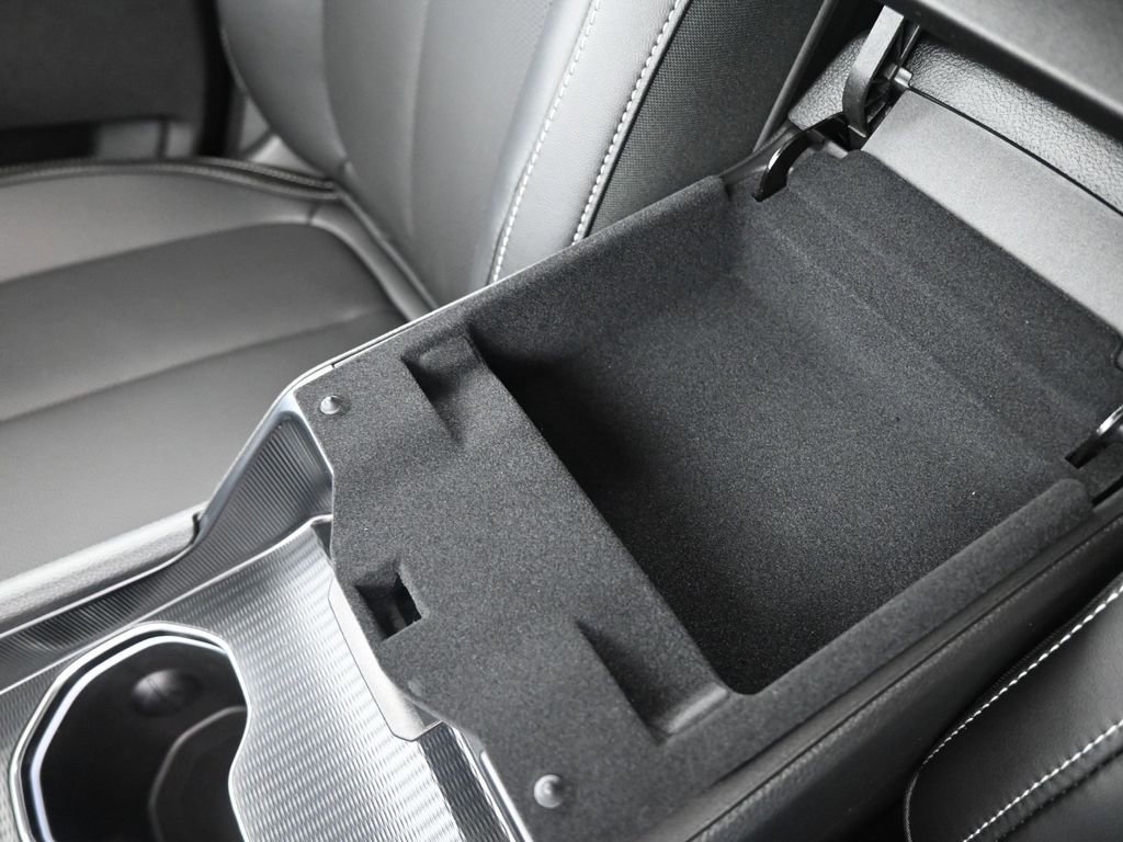 New 2025 Jeep Grand Cherokee L Limited w/ Luxury Tech Group II image 4