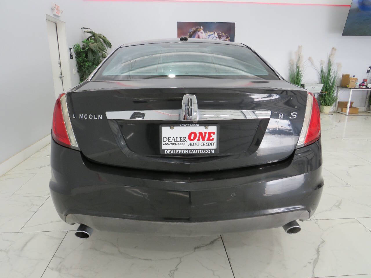 Used 2010 Lincoln MKS image 5