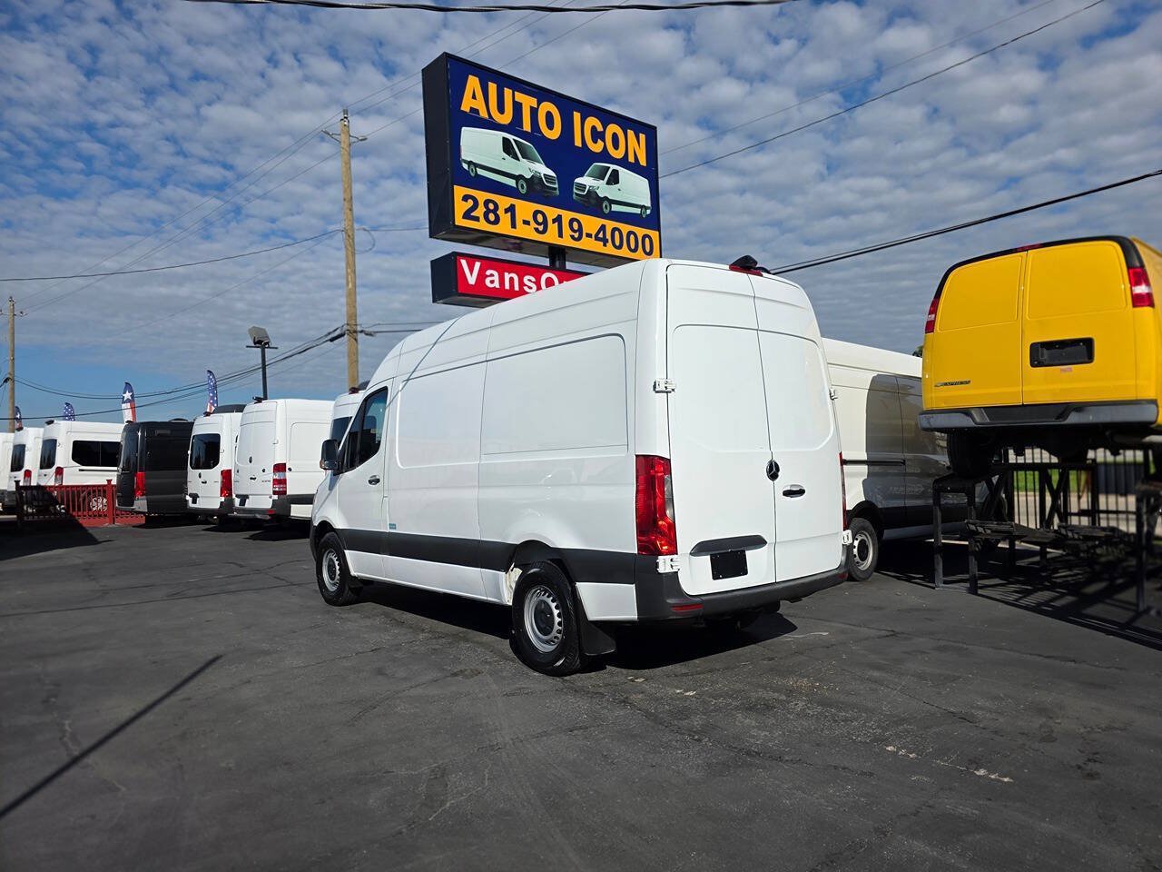 Used 2020 Mercedes-Benz Sprinter 2500 image 27