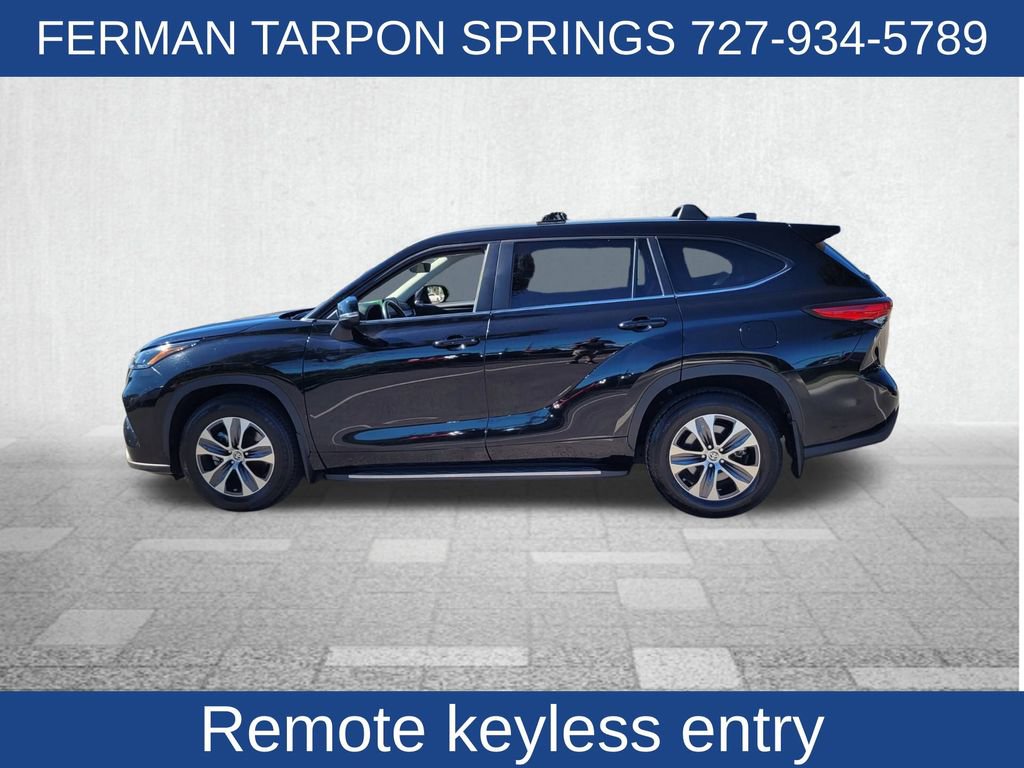 Used 2023 Toyota Highlander XLE image 6