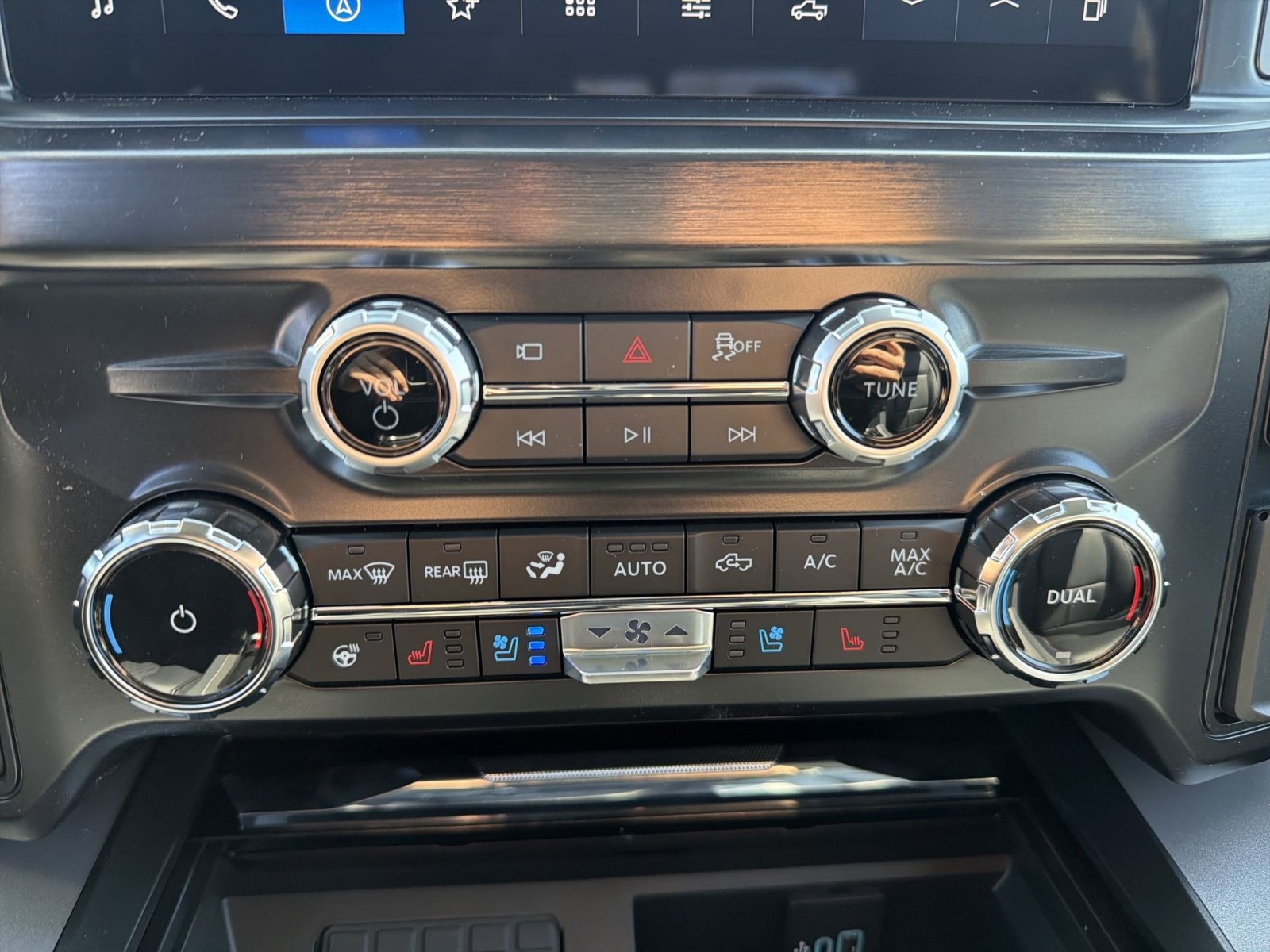 New 2026 Ford F250 Lariat w/ Lariat Premium Package AWD/4WD image 16