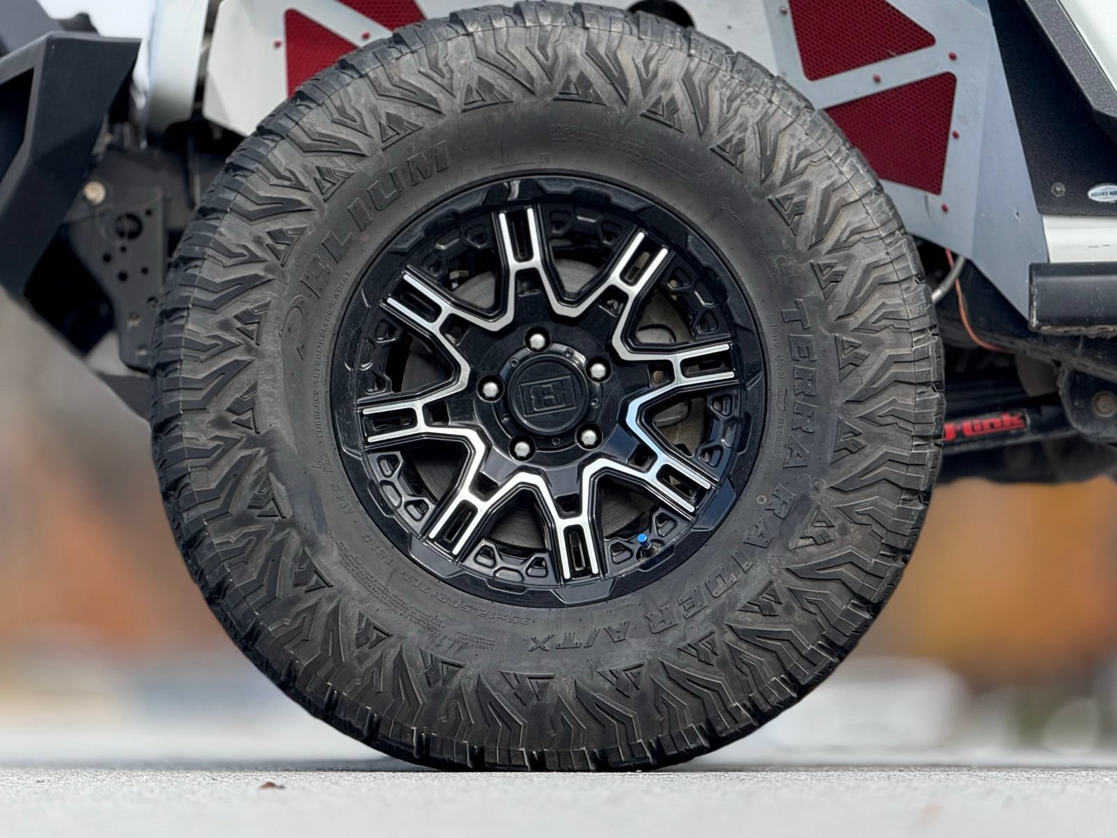 Used 2022 Jeep Wrangler Unlimited Sport w/ Xtreme Recon 35" Tire Package AWD/4WD image 17