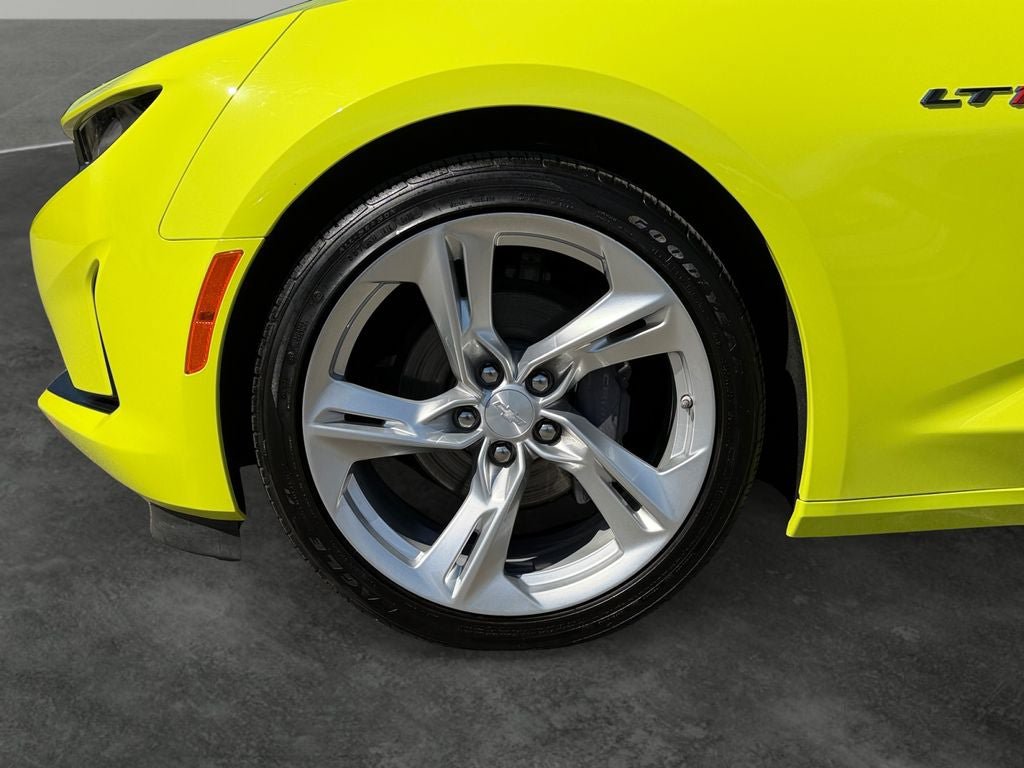 Used 2020 Chevrolet Camaro LT w/ Technology Package RWD image 4