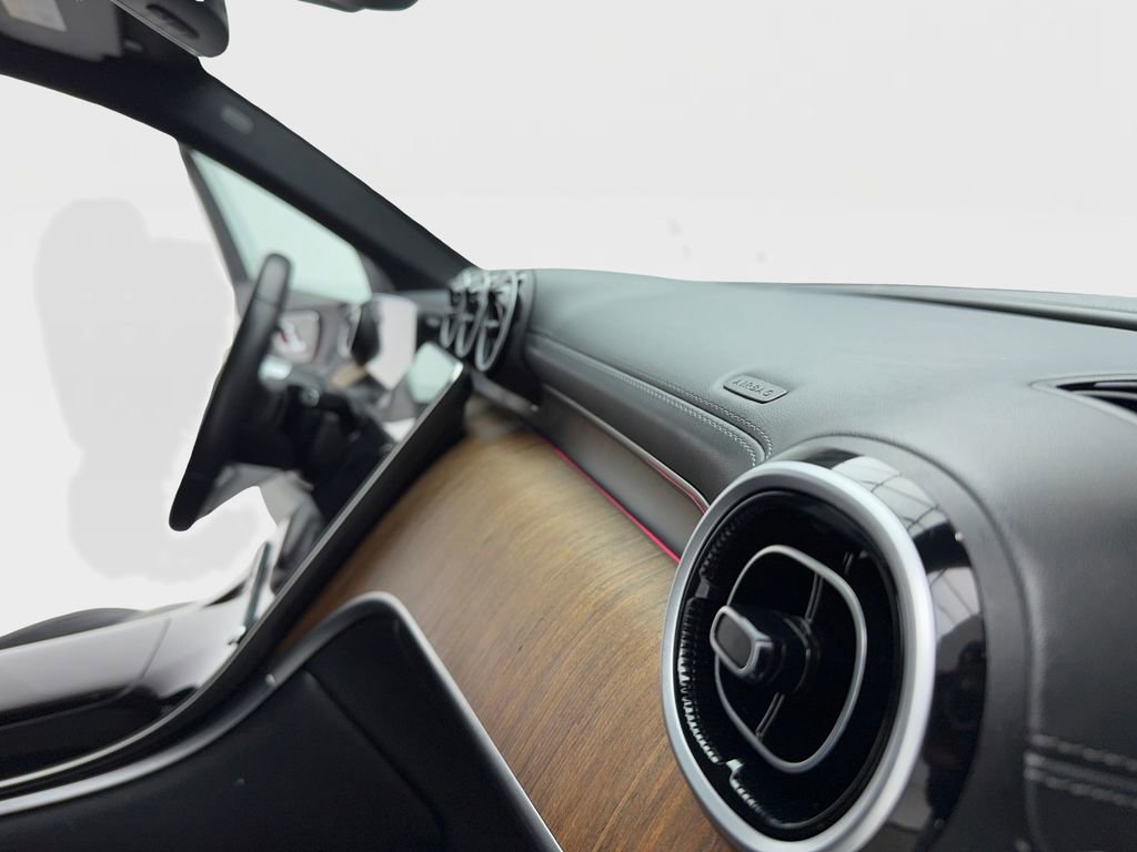 Used 2024 Mercedes-Benz GLC 300 image 44