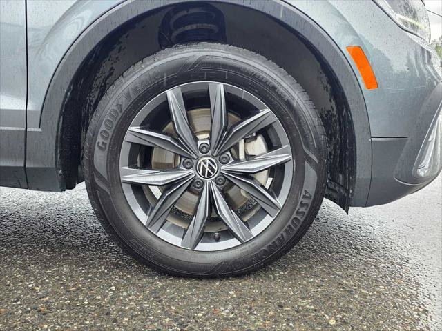 Used 2022 Volkswagen Tiguan SE AWD/4WD image 9
