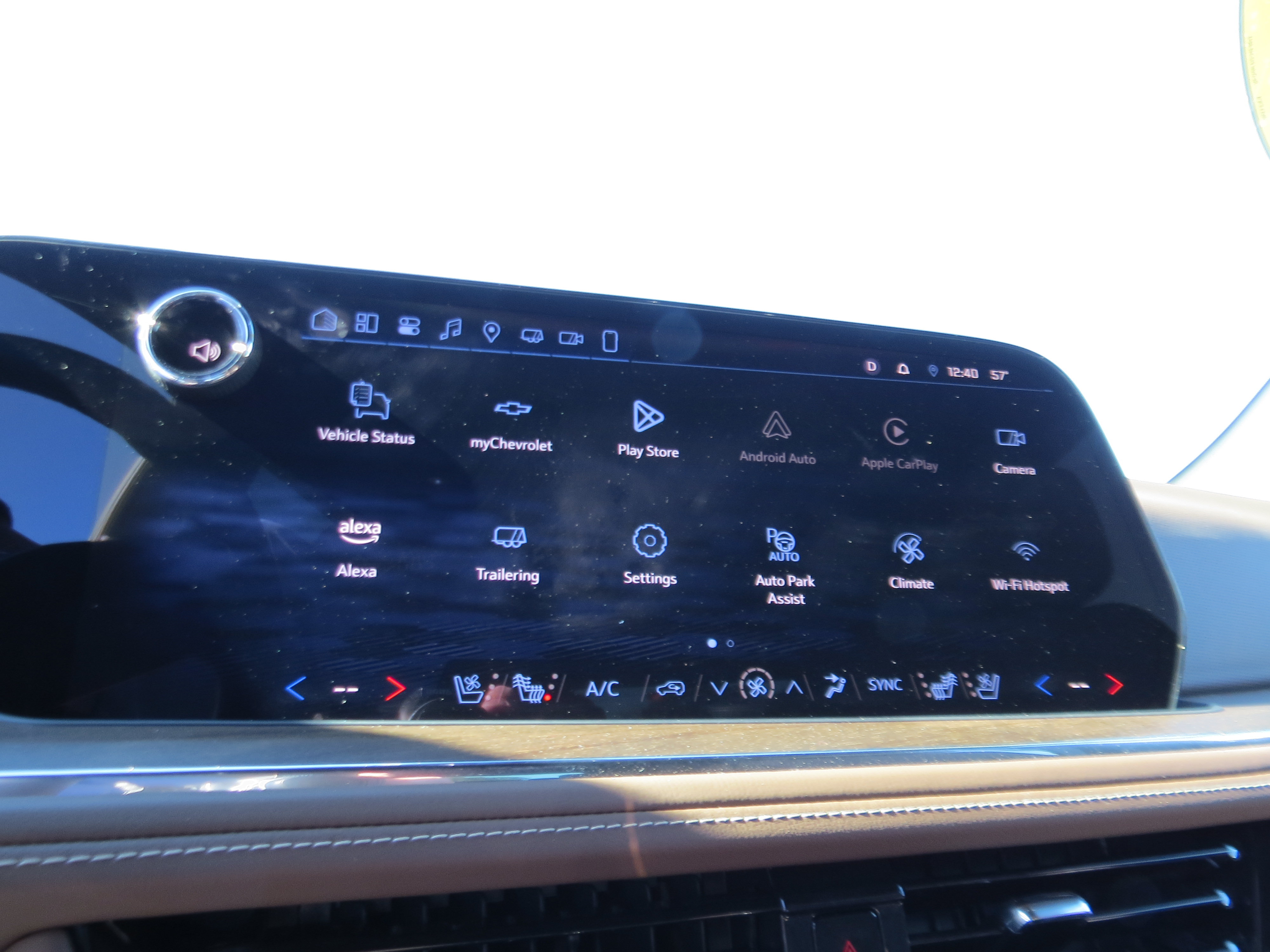 Used 2025 Chevrolet Suburban High Country AWD/4WD image 24