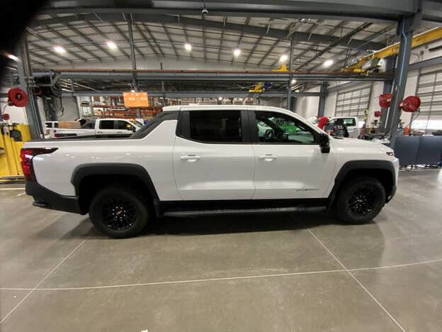 Used 2024 Chevrolet Silverado EV W/T AWD/4WD image 5
