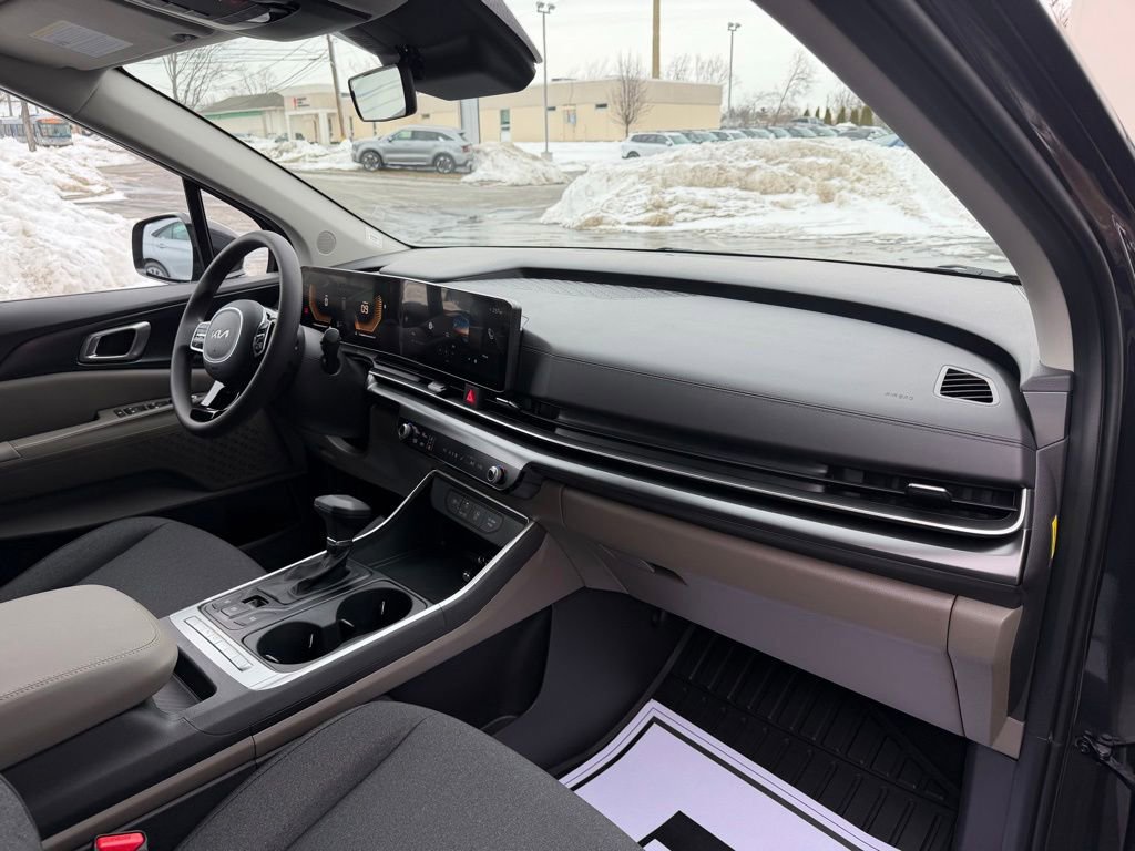 New 2026 Kia Carnival LX FWD image 14