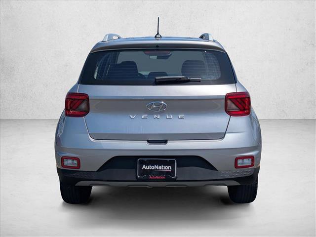 Used 2023 Hyundai Venue SEL FWD image 7