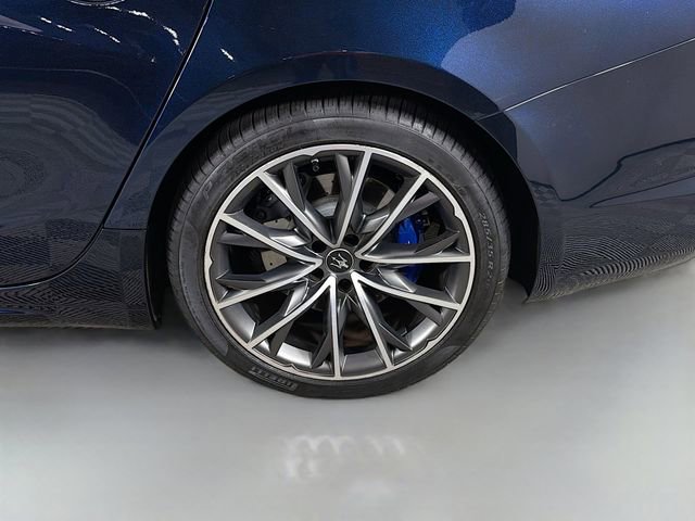 Used 2023 Maserati Ghibli Modena Q4 AWD/4WD image 37