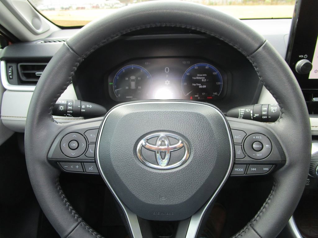 Used 2025 Toyota RAV4 Limited image 29