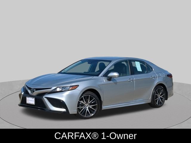 Used 2024 Toyota Camry SE FWD image 1