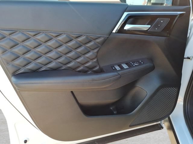 Used 2023 Mitsubishi Outlander SEL AWD/4WD image 16