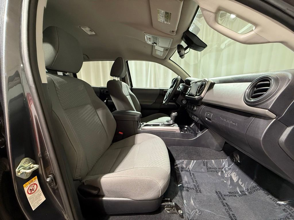 Certified 2020 Toyota Tacoma SR5 w/ Technology Package AWD/4WD image 19