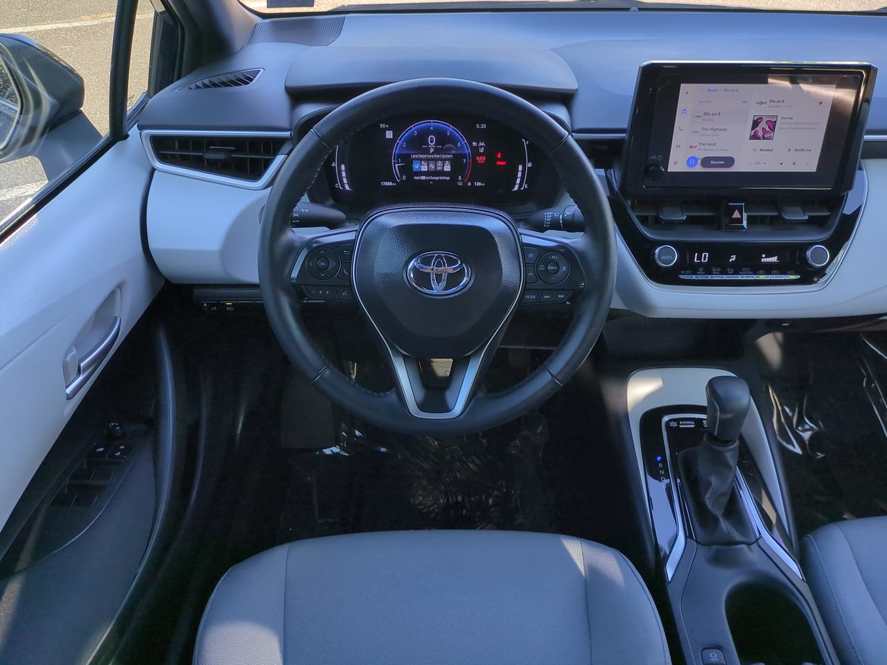 Used 2026 Toyota Corolla SE FWD image 15