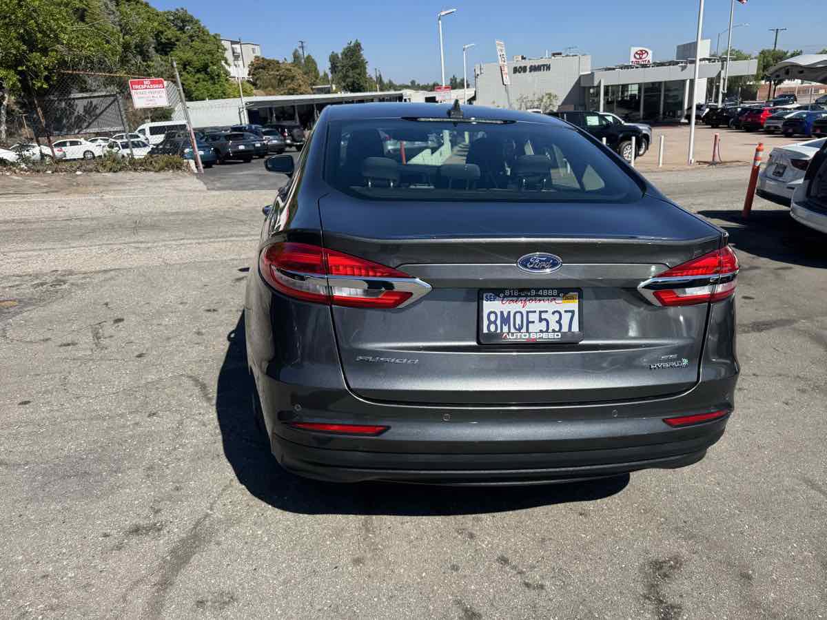 Used 2019 Ford Fusion SE image 5