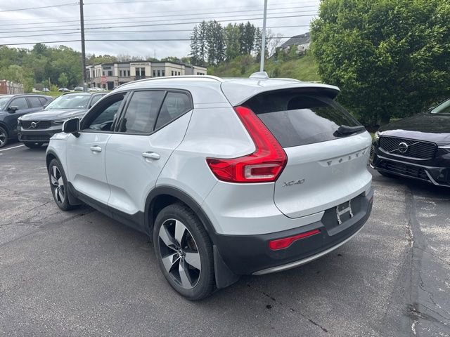 Used 2020 Volvo XC40 T5 Momentum w/ Protection Package AWD/4WD image 3