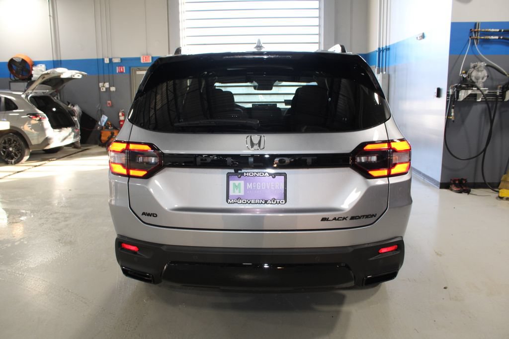 New 2026 Honda Pilot Black Edition image 11