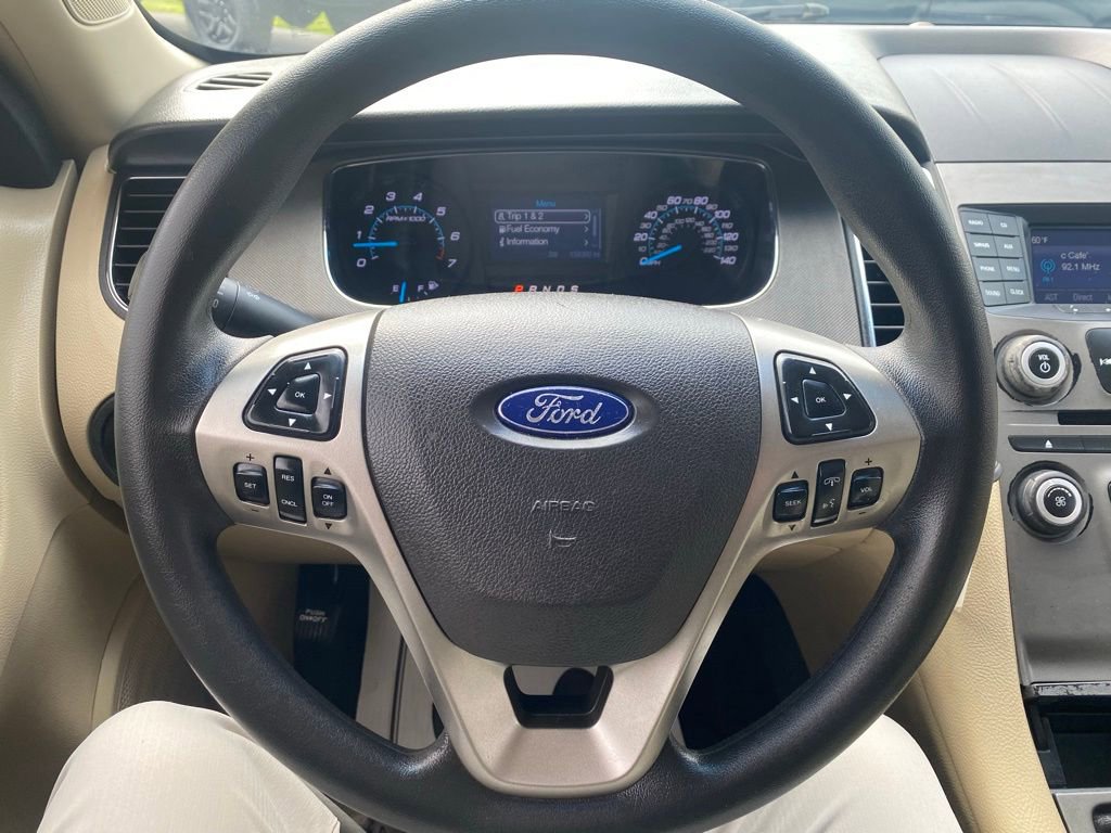 Used 2015 Ford Taurus SE FWD image 17