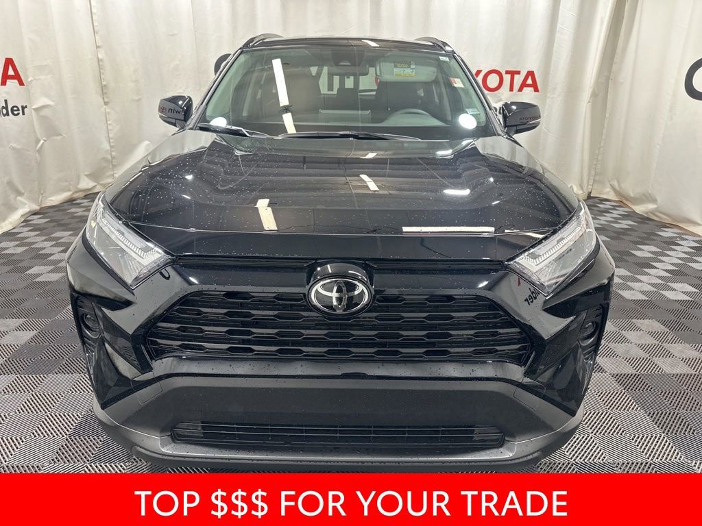 Used 2025 Toyota RAV4 XLE image 2