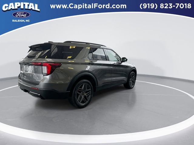 Certified 2025 Ford Explorer ST-Line w/ Premium Package image 8