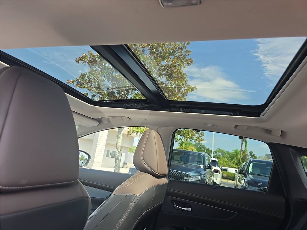 Used 2025 Nissan Murano Platinum w/ Cargo Package AWD/4WD image 25