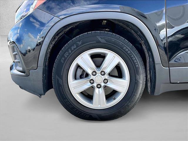 Used 2020 Chevrolet Trax LS FWD image 10