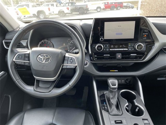 Used 2024 Toyota Highlander XLE image 15
