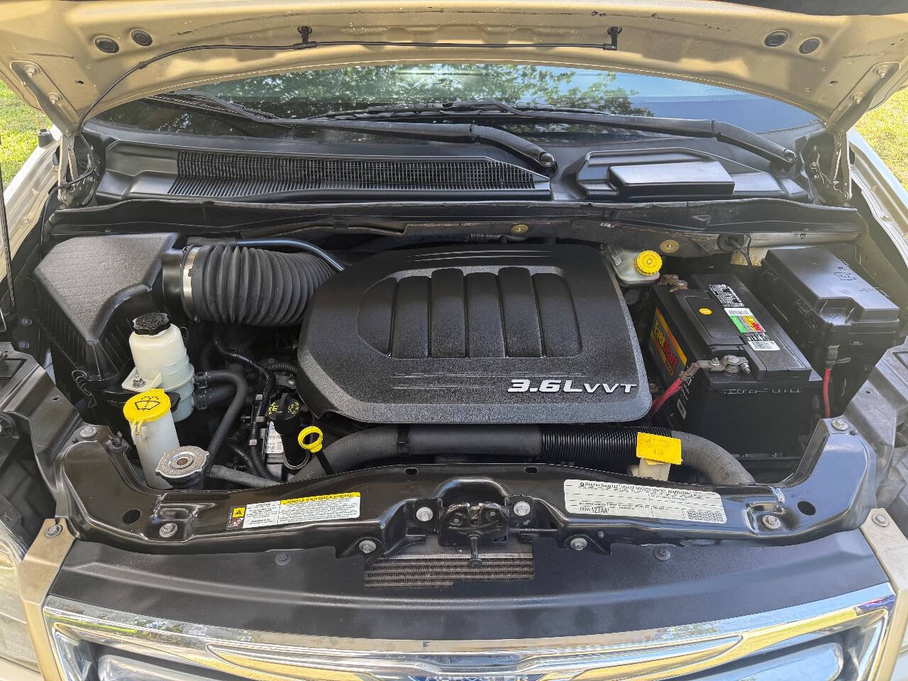 Used 2011 Chrysler Town & Country Touring FWD image 15