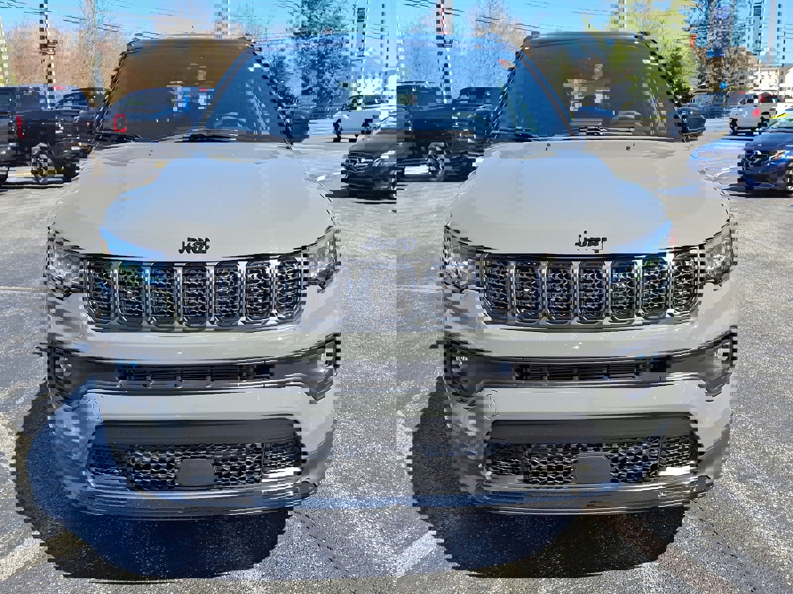 Used 2024 Jeep Compass Latitude w/ Convenience Group image 2