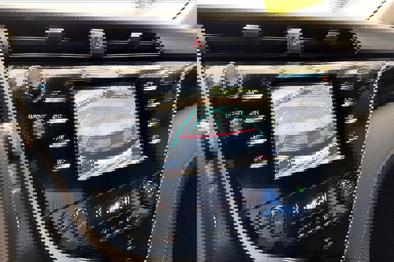 Used 2018 Toyota Camry XLE image 23