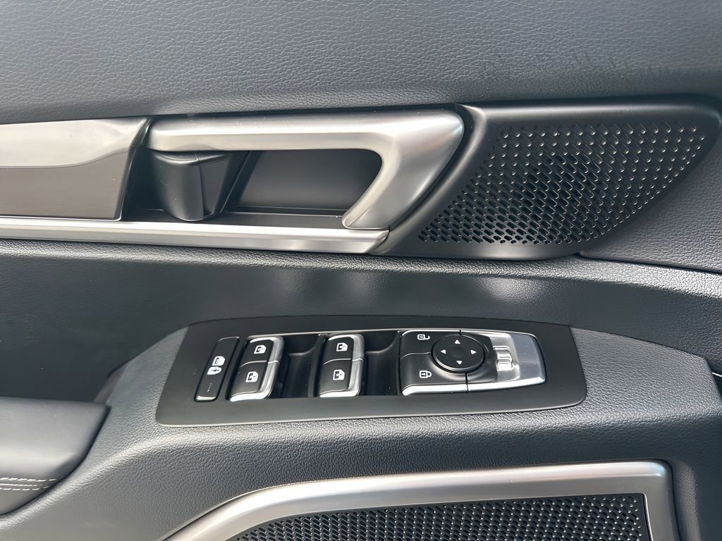 Used 2025 Kia Telluride S image 28