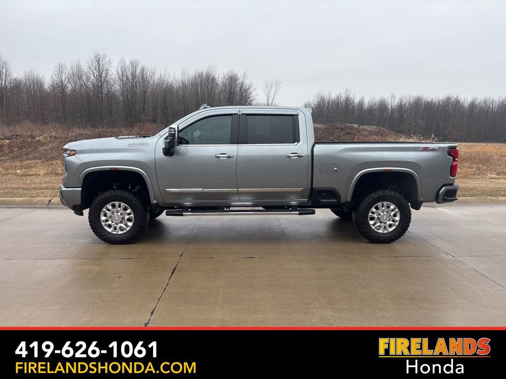 Used 2024 Chevrolet Silverado 3500 High Country w/ Technology Package image 6