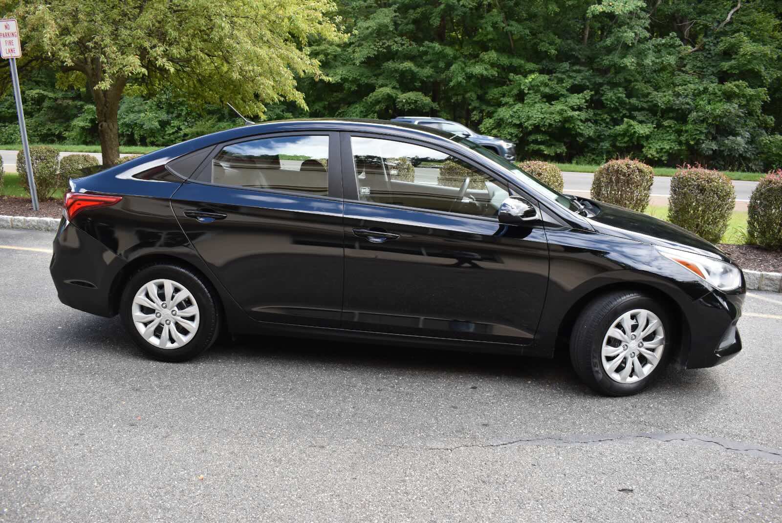 Used 2020 Hyundai Accent SE FWD image 3